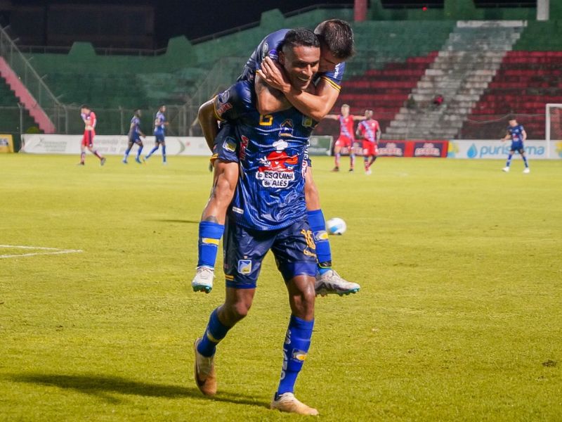 El Nacional pierde al visitar al Delfín