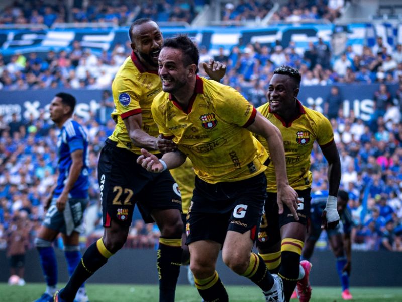 Goleada histórica: Barcelona da un golpe de autoridad en el Capwell y vence 4-0 a Emelec