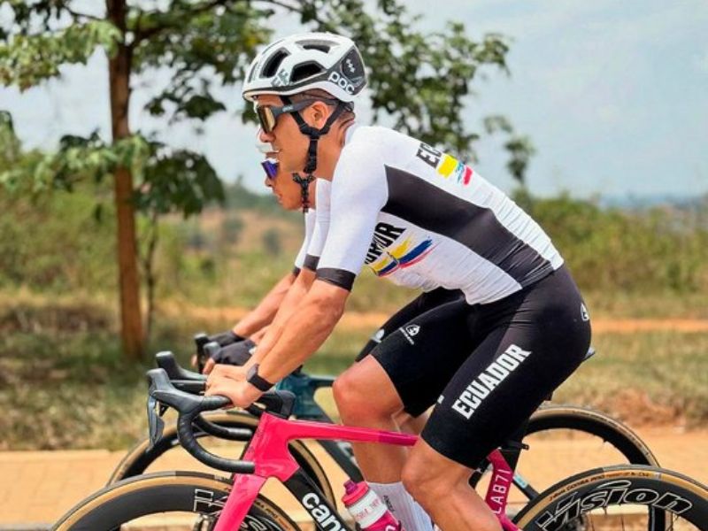 Ecuador a la Conquista de África, La Delegación Tricolor Desafía el Mundial de Ciclismo en Ruanda