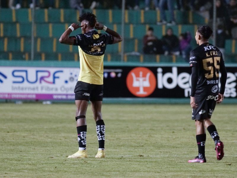 Independiente del Valle remonta el marcador ante Gualaceo y continúa como líder de la tabla