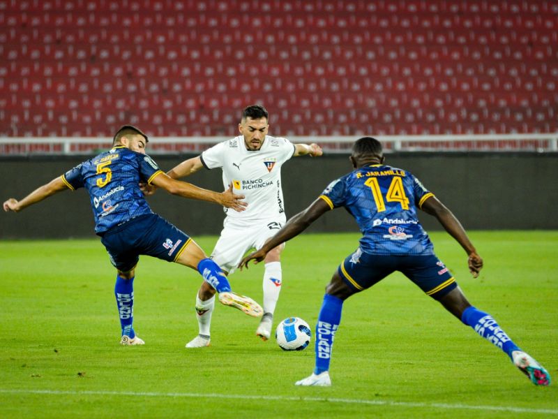 Liga de Quito y Delfín cierran la fecha 9 con un empate