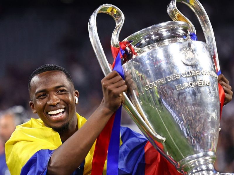 Willian Pacho hace historia en The Best: el primer ecuatoriano en el XI ideal de la FIFA