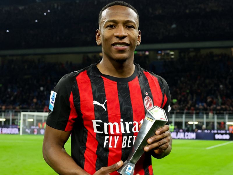 Estupiñán hizo historia: golazo del ecuatoriano le dio el triunfo al Milan en el clásico ante Inter