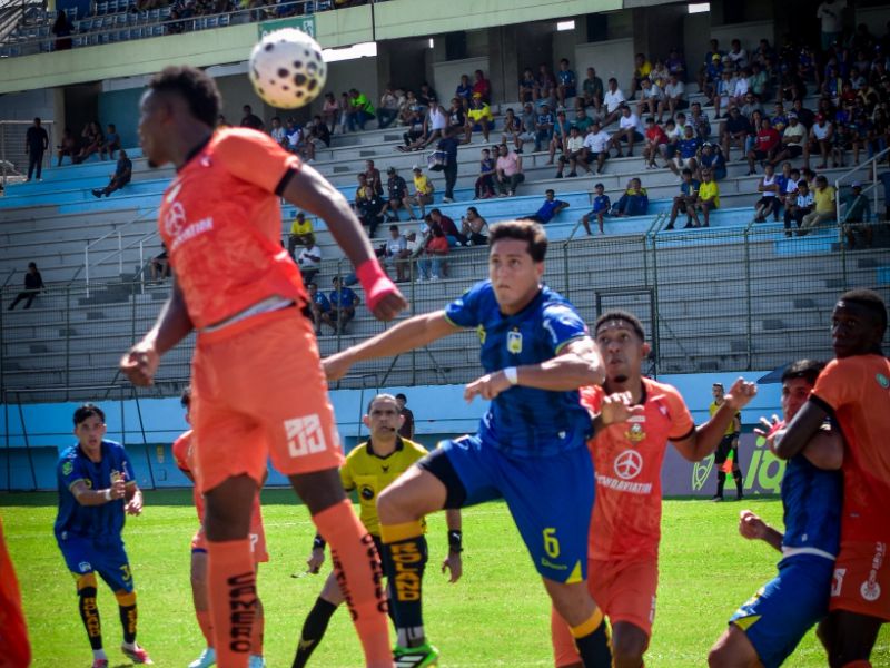 Empate que deja dudas: Delfín no pudo en casa ante Libertad
