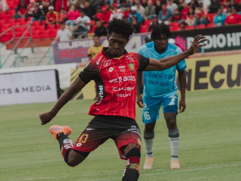 Deportivo Cuenca dejó escapar la victoria y empató 1-1 ante Macará por LigaPro