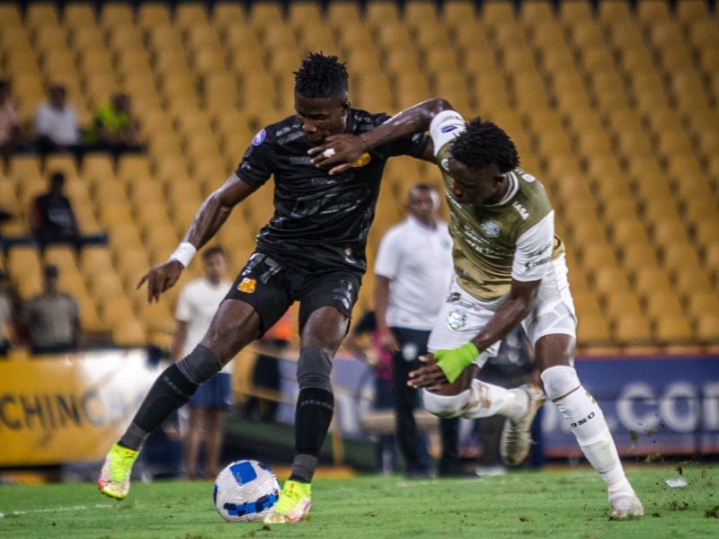 Barcelona gana en su casa ante Orense