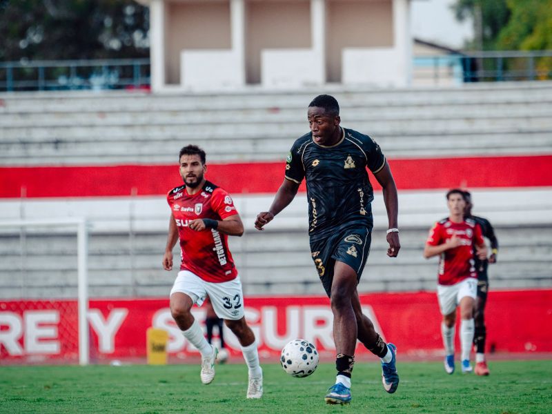 Aucas golpea en el cierre y se lleva los tres puntos ante Leones del Norte