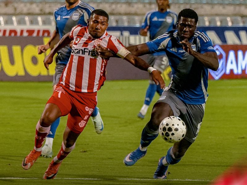 Emelec se impone en Ambato y consigue un valioso triunfo ante Técnico Universitario
