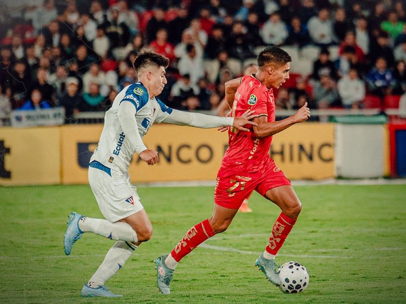 Liga y Aucas empataron sin goles en el Superclásico capitalino