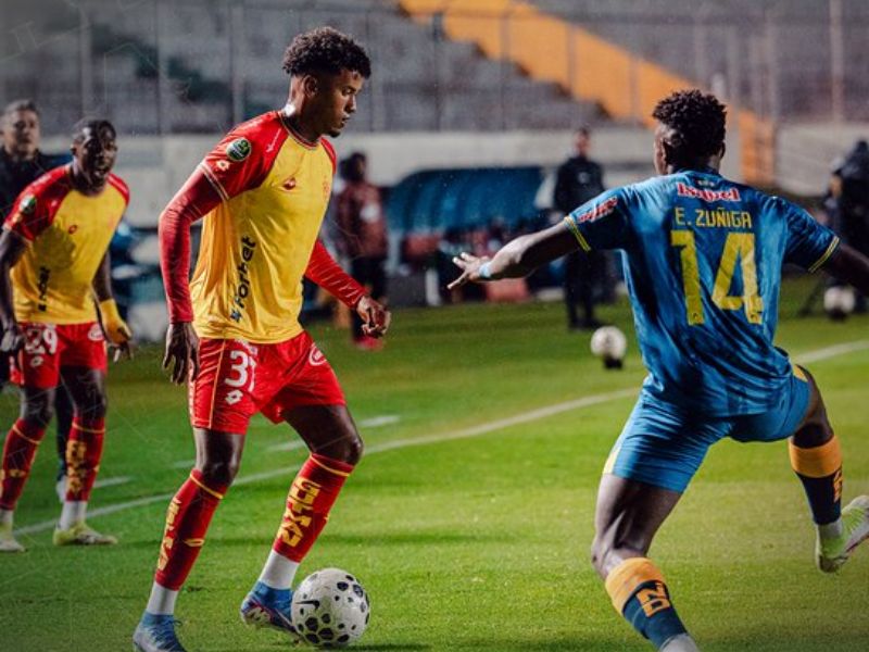 El Ídolo del Pueblo superó a Delfín 1-0 en un partido de pocas ocasiones