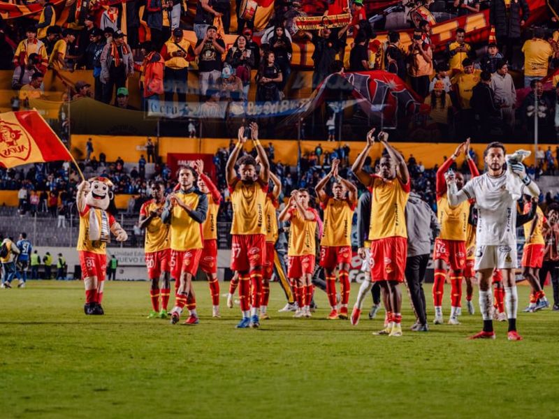 Libertad se impone 3-2 a Aucas en un duelo lleno de goles en Loja