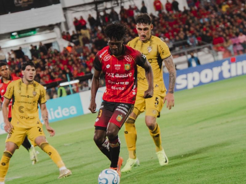 Deportivo Cuenca dejó escapar la victoria y se jugará la clasificación en Brasil