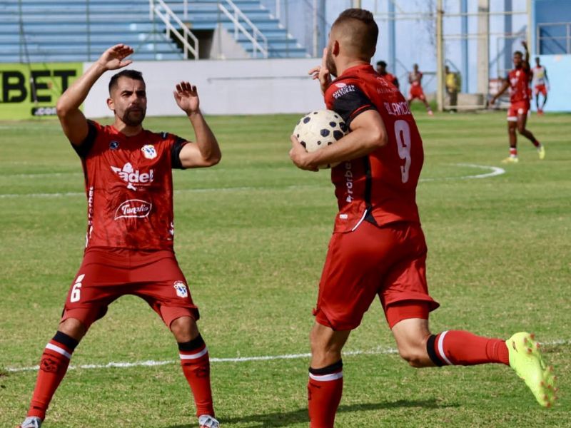 ¡Remontada de infarto en el Jocay! El Manta FC se impone ante Libertad