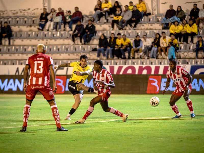 Técnico Universitario sorprendió a Barcelona SC y lo derrotó 1-0 en Ambato por la Fecha 16 de la LigaPro