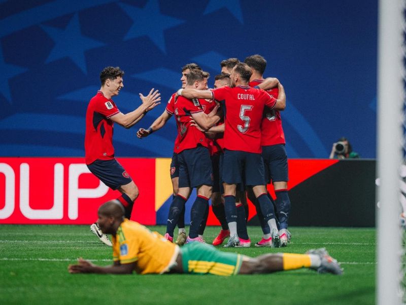 República Checa y Sudáfrica firman un empate que deja el Grupo A al rojo vivo