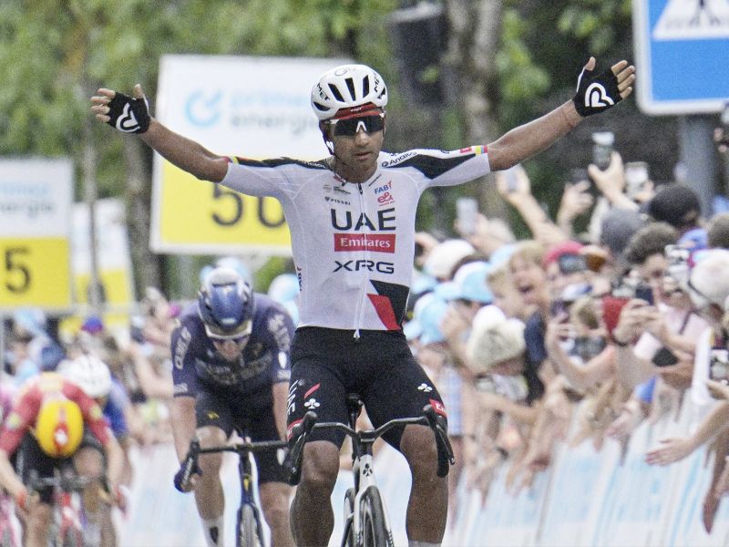 UAE Team Emirates confirma la continuidad de Jhonatan Narváez por tres temporadas más