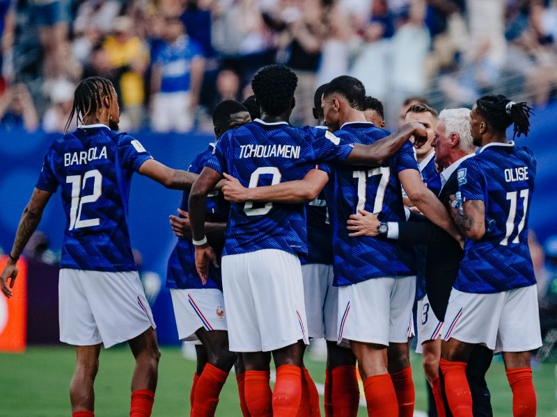 Francia exhibe su poderío y elimina a Suecia del Mundial con doblete de Mbappé