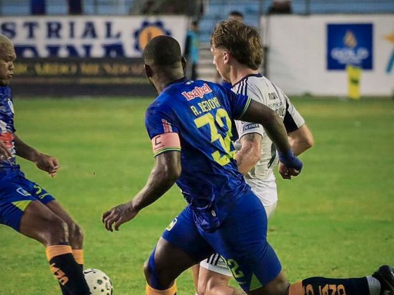Empate con sabor amargo en el Jocay: Delfín y Emelec igualan 1-1