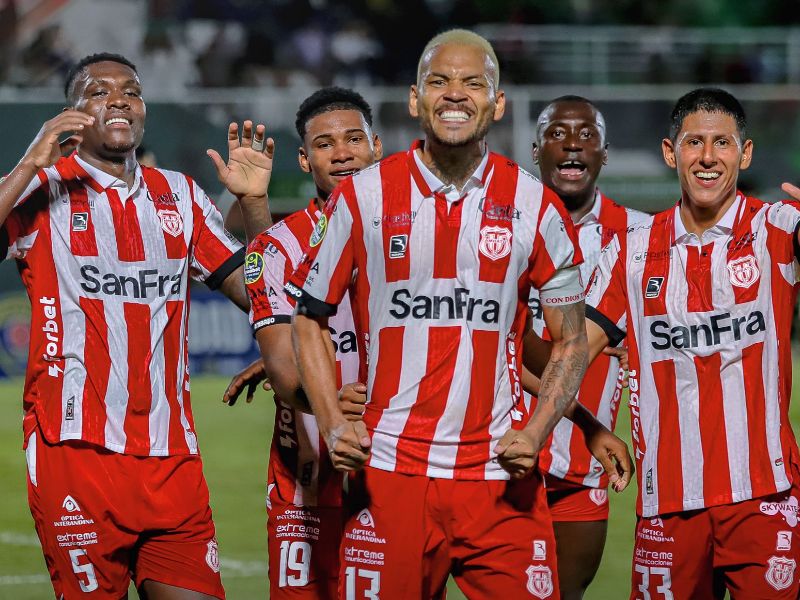 Técnico Universitario remonta y vence 2-1 a Orense en Machala