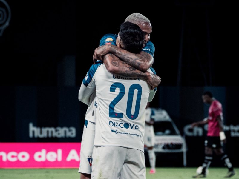 Liga de Quito sufre pero avanza en la Copa Ecuador