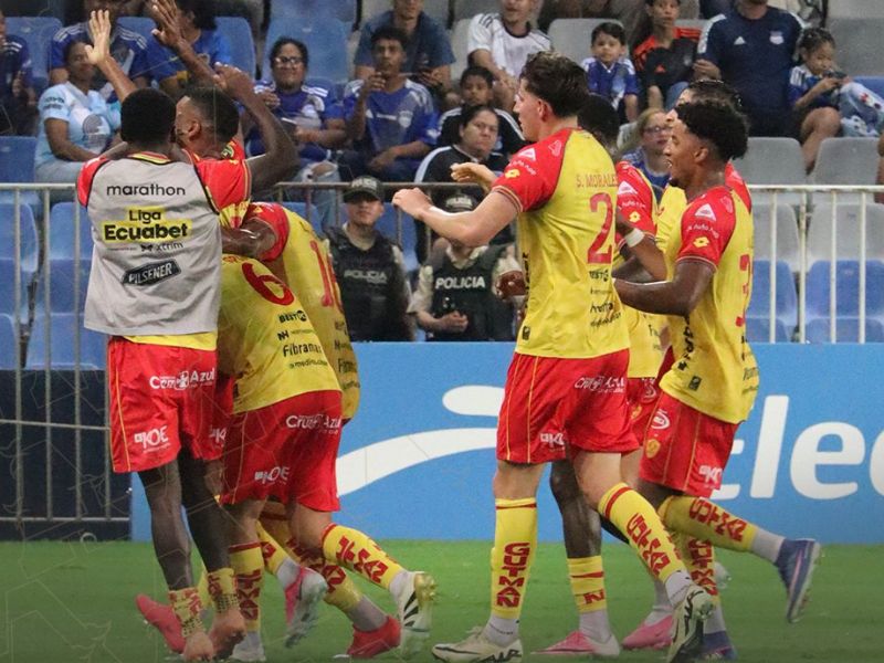 Aucas vence 0-2 a Emelec con una actuación estelar de Preciado