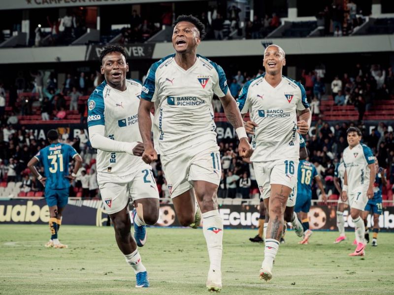 Liga de Quito se impuso 2-1 ante Delfín con doblete agónico de Michael Estrada