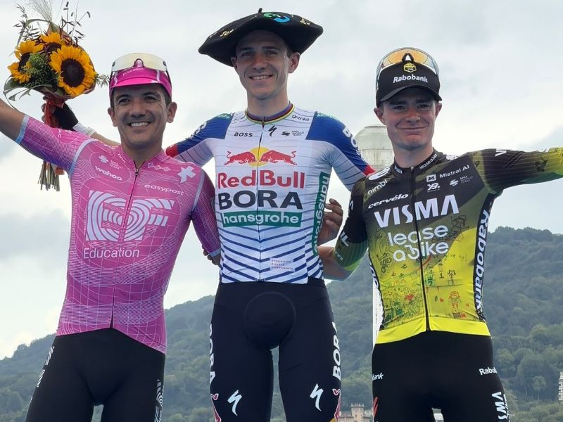 Richard Carapaz conquista el podio en Europa, segundo lugar en la Clásica de San Sebastián