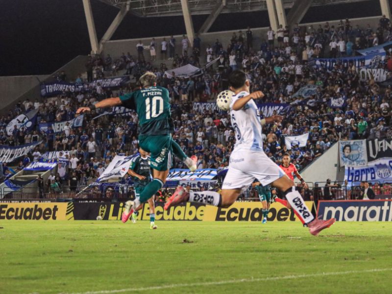 Guayaquil City y Emelec firman tablas sin goles en Parque Samanes