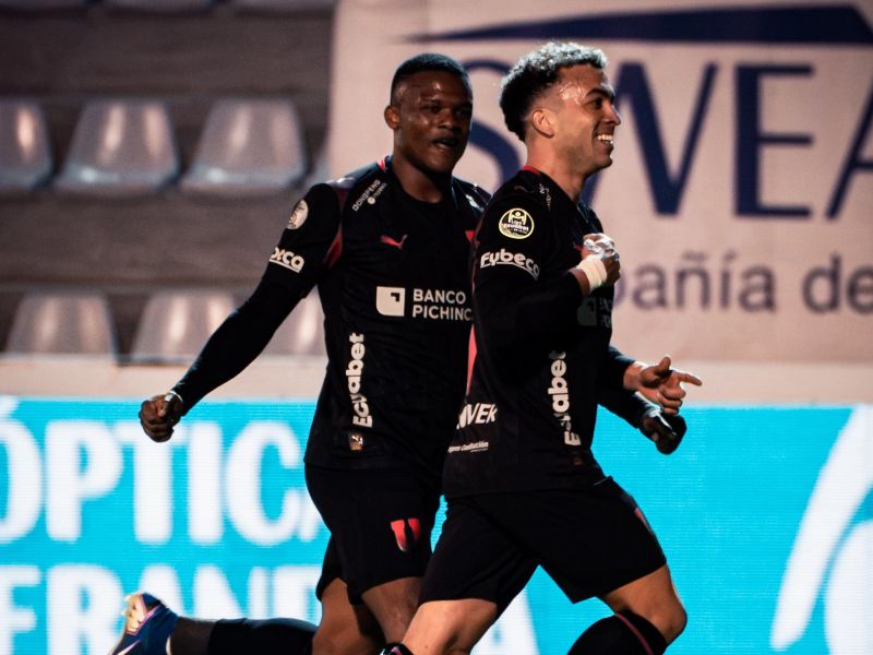 Liga de Quito remonta a Técnico Universitario y se apodera de los tres puntos