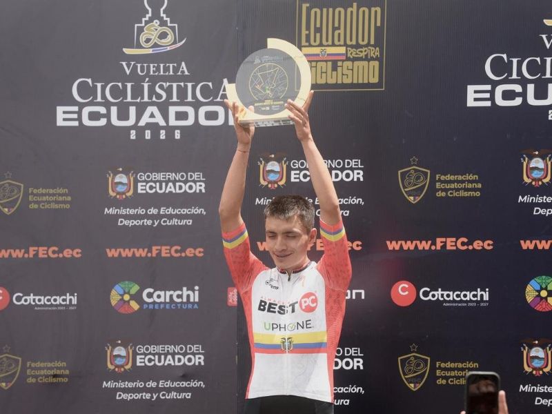 Kevin Navas brilla en Riobamba y se adjudica la segunda etapa de la Vuelta Ciclística al Ecuador