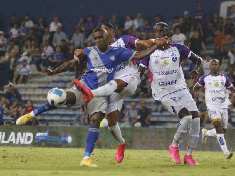 Emelec empató 0-0 contra Gualaceo en el estadio George Capwell