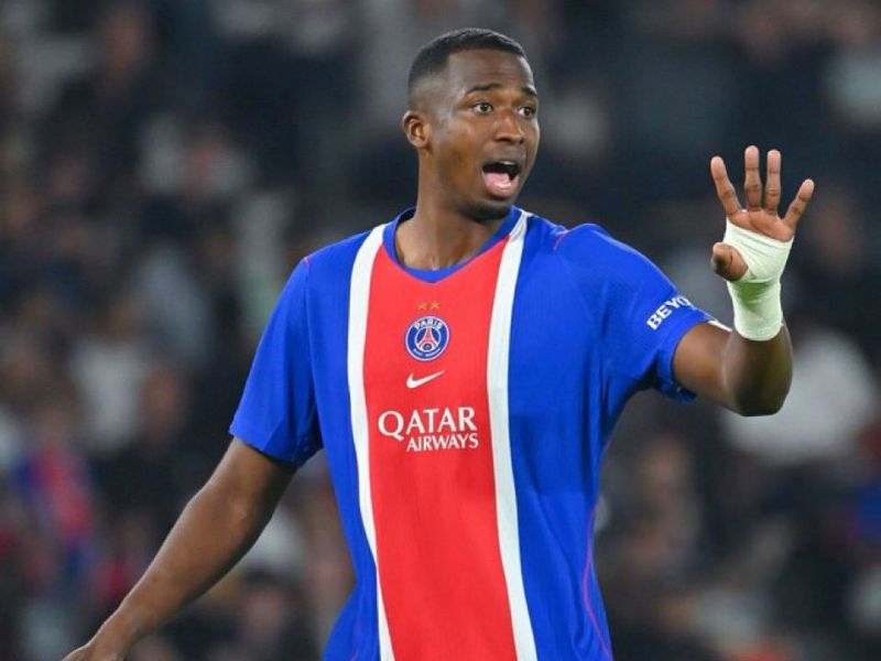 Willian Pacho se viste de héroe en el Brest-PSG: Crucial salvada y solidez de líder