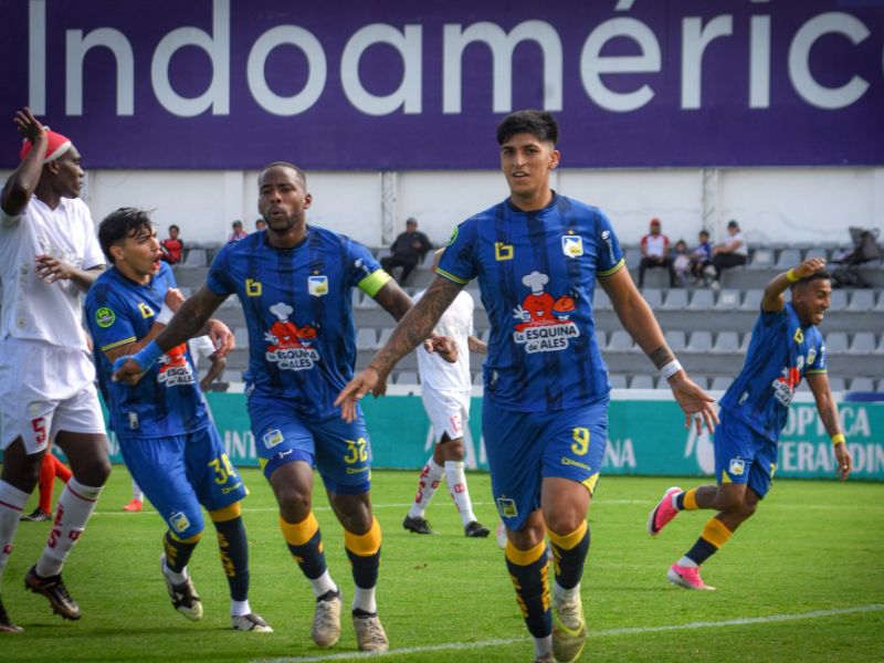 Técnico Universitario y Delfín firman tablas en Ambato en el arranque del hexagonal por la permanencia