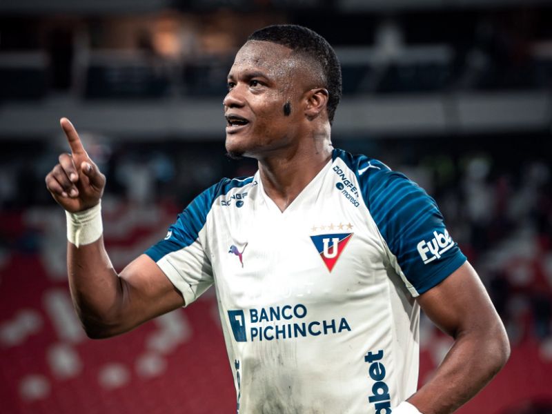 Liga de Quito debuta con triunfo y remontada sobre Universidad Católica en el hexagonal