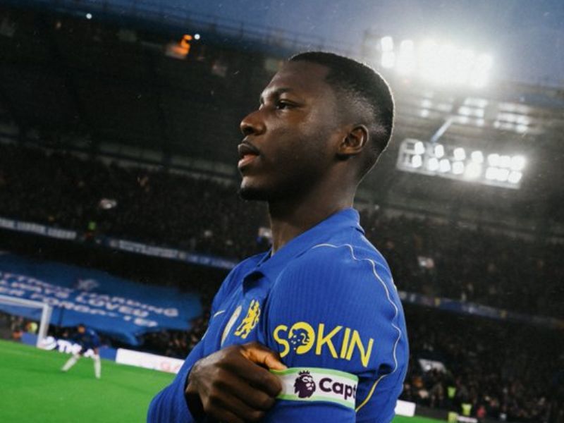 El Liverpool frena el sueño de Moisés Caicedo tras eliminación del Chelsea en una infartante tanda de penales