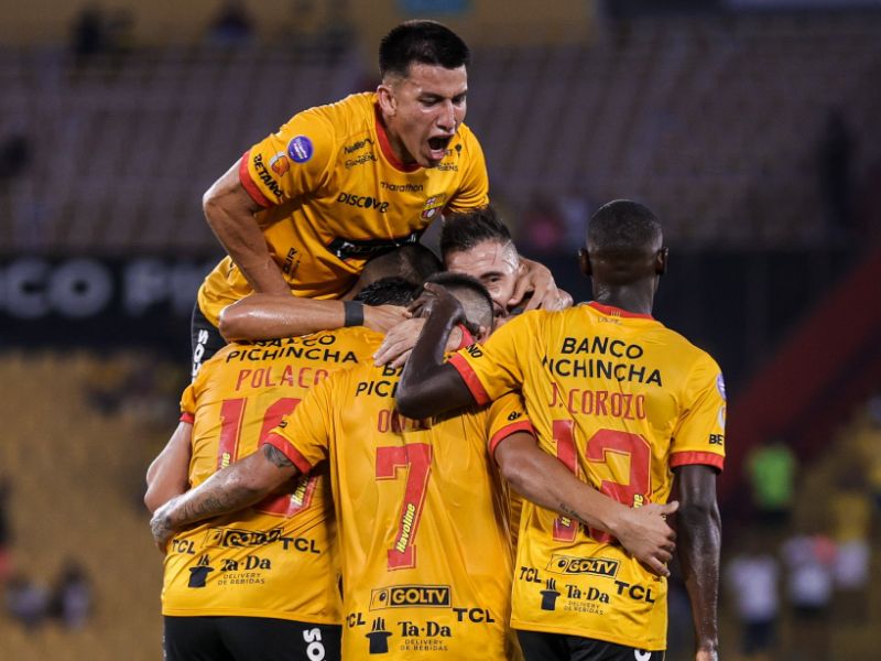 Barcelona gana 2-0 a Gualaceo con brillante actuación de Fydriszewski