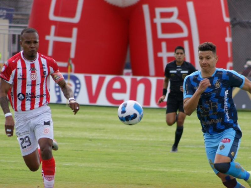 Goles y emoción en el Estadio Bellavista, Técnico Universitario y El Nacional empatan 3-3