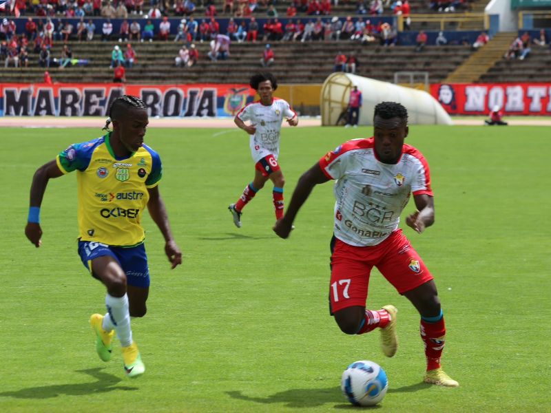 Remontada de El Nacional vence 4-2 a Gualaceo en un partido emocionante