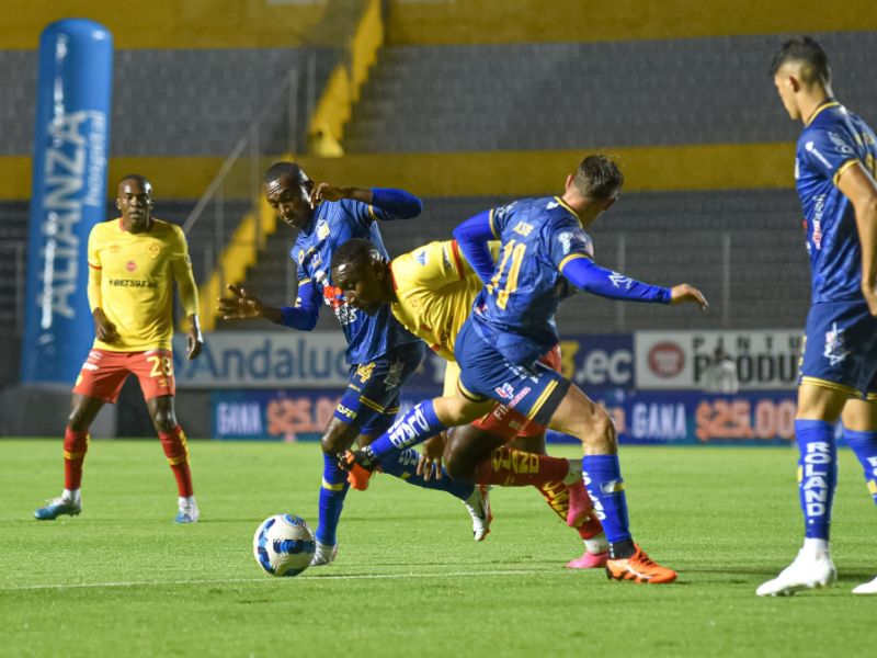 Clasificación en suspenso: Delfín y Aucas empatan y deberán definir su clasificación a la Copa Libertadores en la última jornada