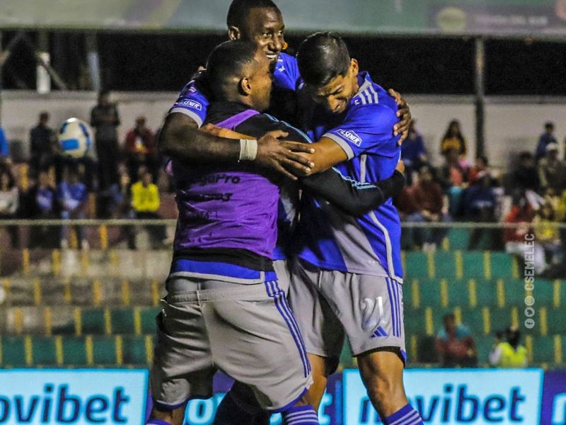 Triunfo de Emelec vence a Gualaceo 2-0 y complica su permanecia en la Serie A