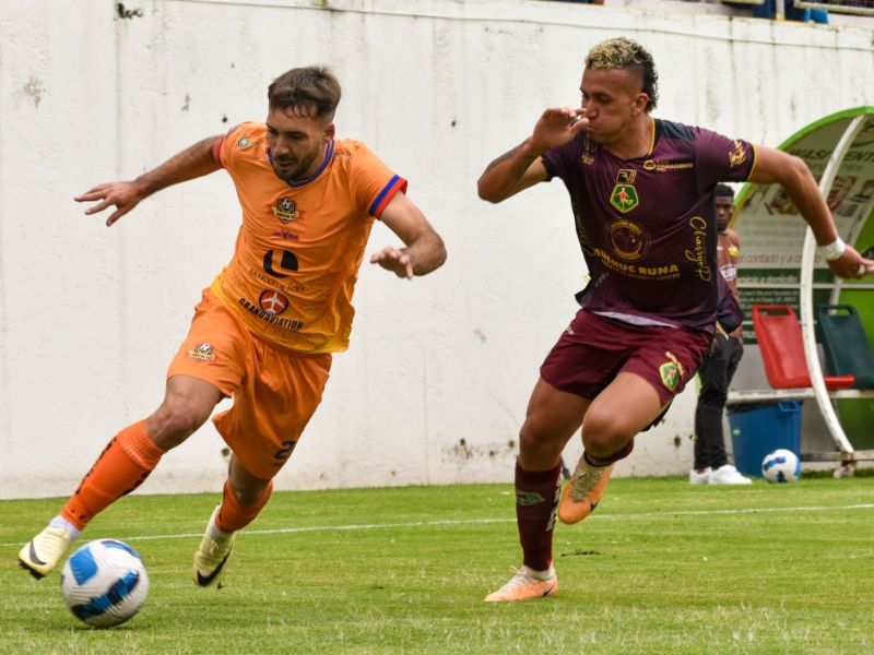 Mushuc Runa remonta y se impone a Libertad en el Estreno de la Liga Pro