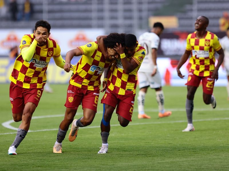 Aucas inicia con victoria en el Campeonato Nacional 2024 al vencer a Orense 2-0