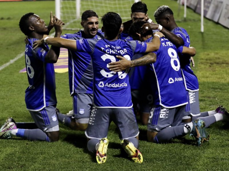 Emelec se impone en su primer encuentro de la temporada tras derrotar a Deportivo Cuenca 2-1
