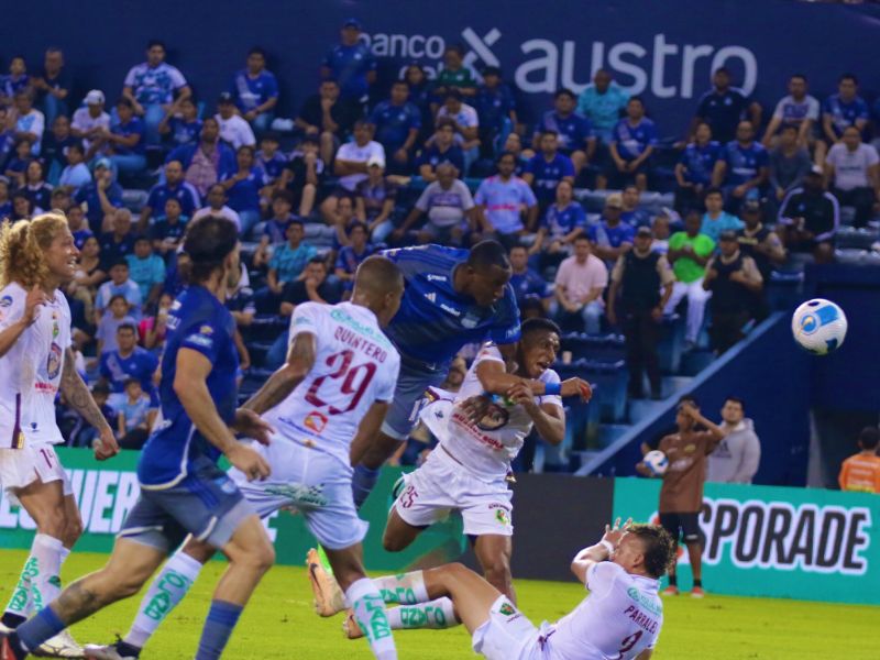 Emelec no puede con Mushuc Runa e igualan 0-0 en casa