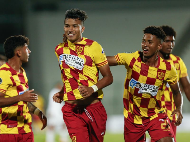 Aucas remonta y se lleva la victoria 3-1 frente a Técnico Universitario