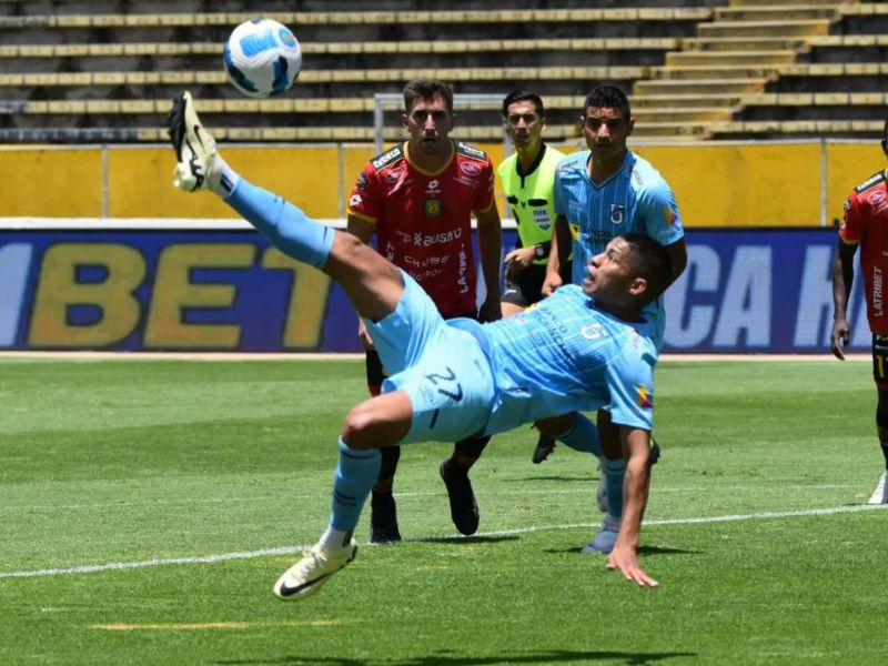Empate emocionante entre Universidad Católica y Deportivo Cuenca 3-3