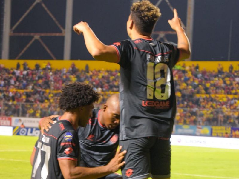 Duelo intenso en el Gonzalo Pozo Ripalda El Nacional gana 3-4 a Aucas