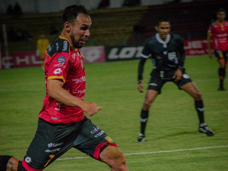 Deportivo Cuenca remonta para derrotar a Cumbayá en casa 2-1