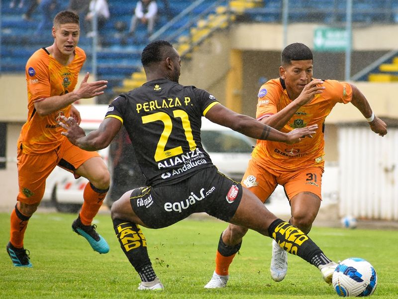 Libertad FC recibió a Aucas y empataron a 2 goles por bando en Loja