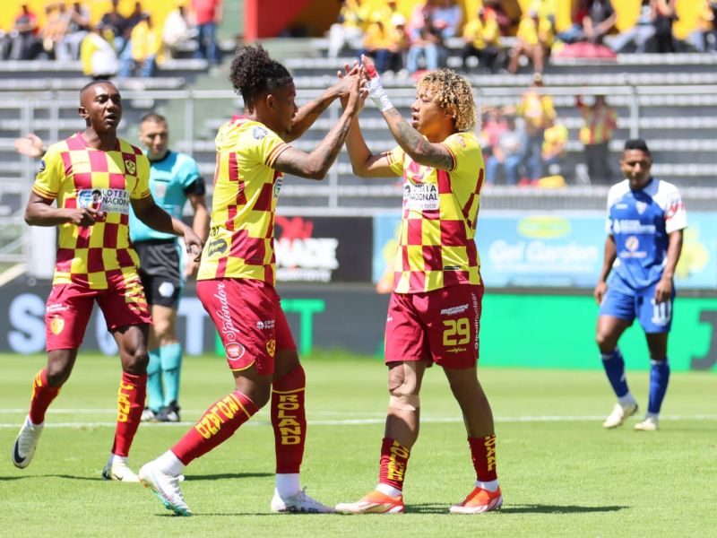 Aucas e Imbabura empatan 2-2 y se dividen los puntos en la fecha 15